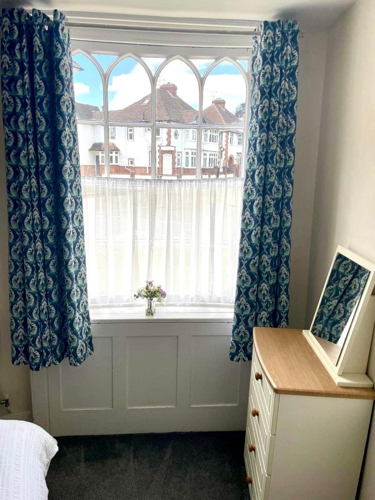 Town Centre Apartment Perfect Location With On-Street Parking Stratford-upon-Avon Room photo